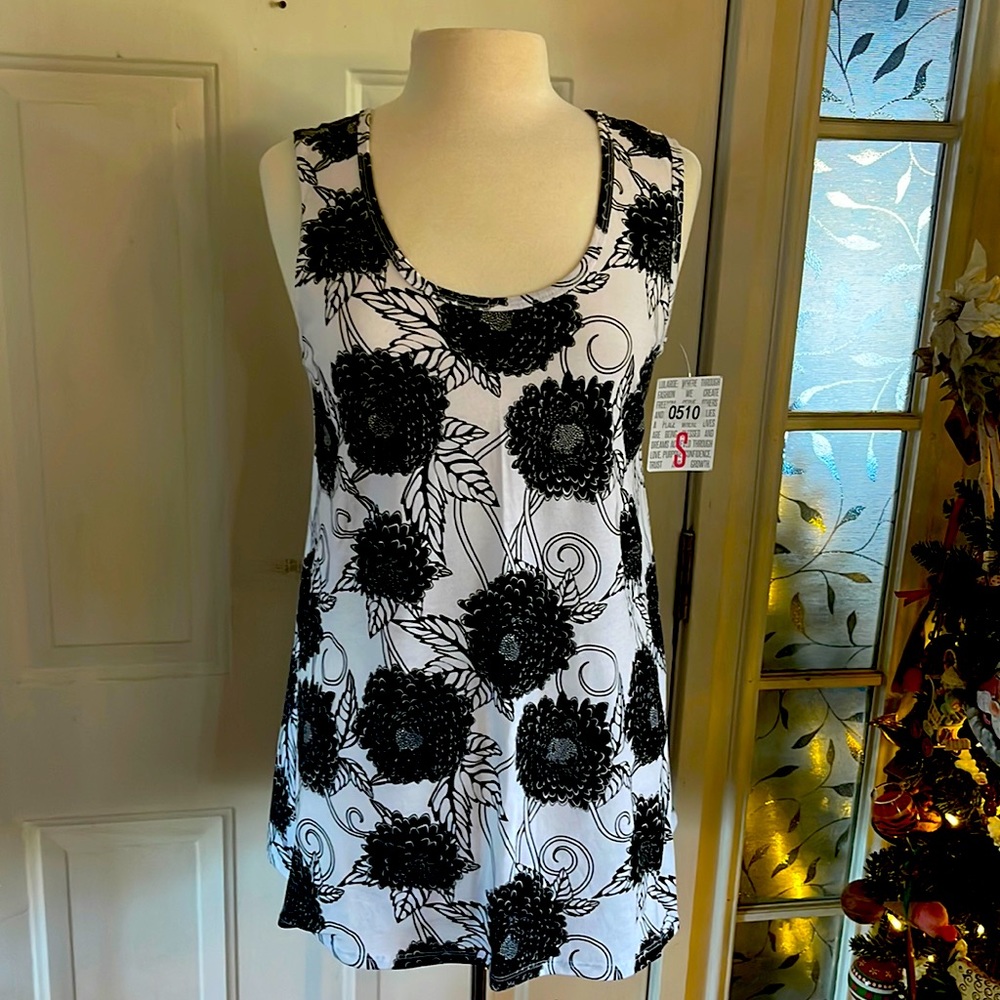 Lularoe 0510 black & white tank top new w/tag